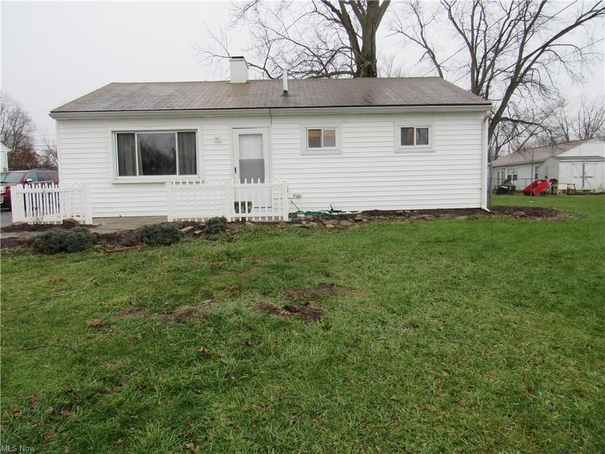 2808 Riverside Dr, Lorain, OH 44055 - photo 1