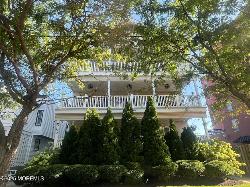 For Sale $550,000 • Co-Listing Agent