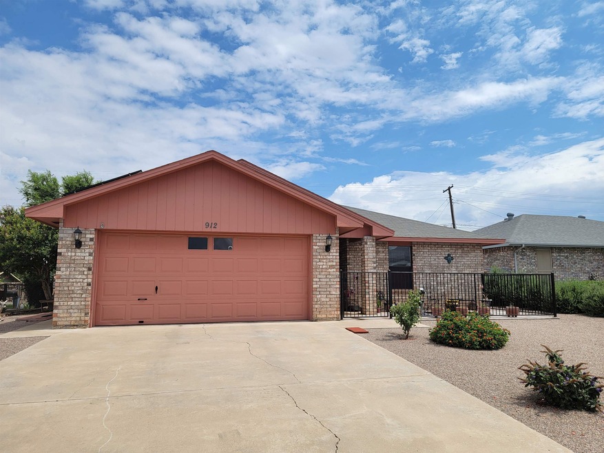 912 Sherwood Dr, Alamogordo, NM 88310 - photo 1