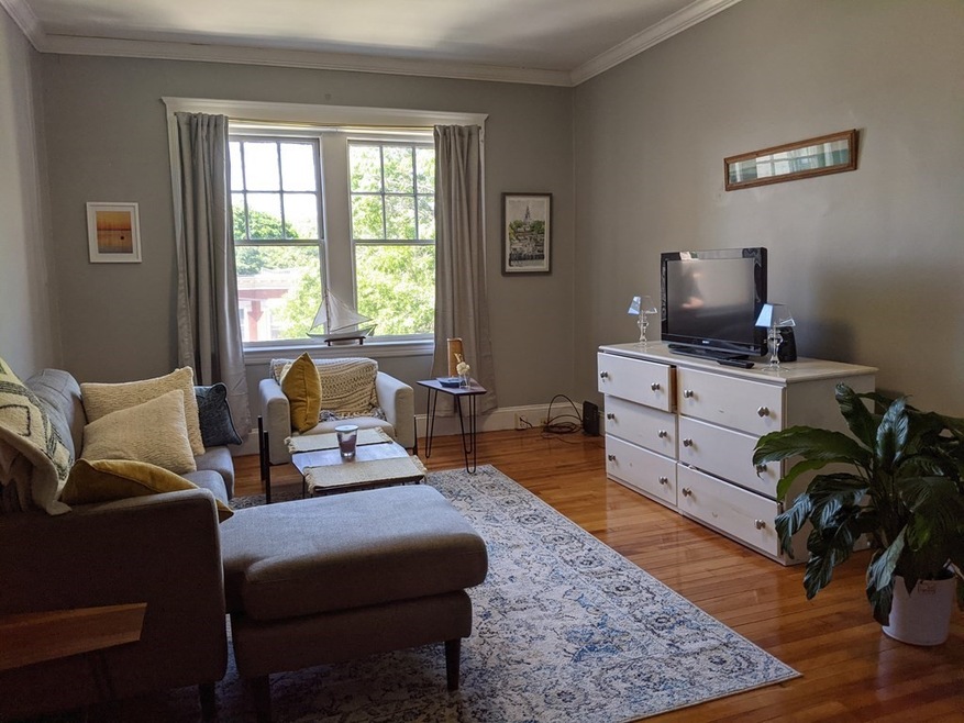 176 Winthrop Rd unit 5, Brookline, MA 02445 - photo 1