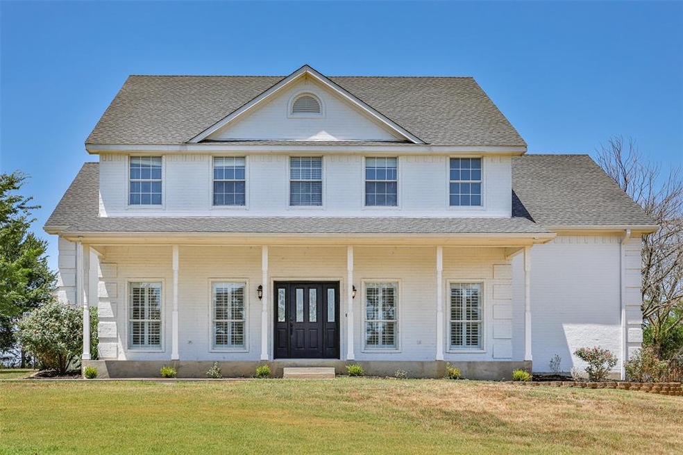 1207 Kiowa Dr E, Gainesville, TX 76240 - photo 1