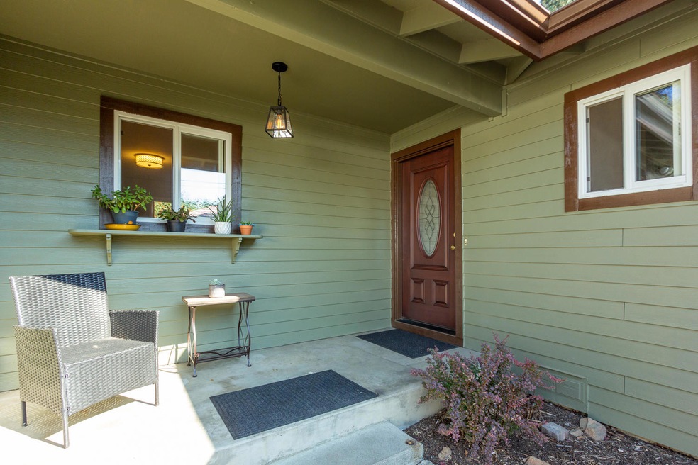 20388 Rae Rd, Bend, OR 97702 - photo 1