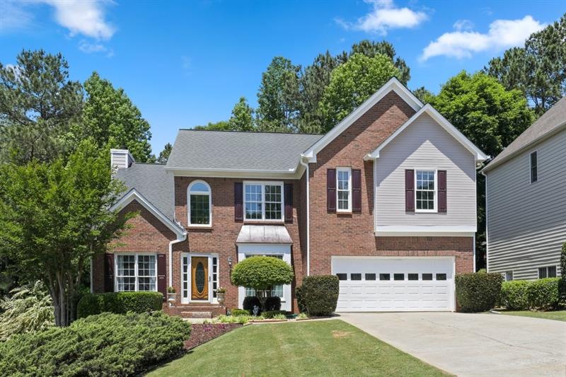 Fantastic Curb Appeal, Professionally Landscaped a