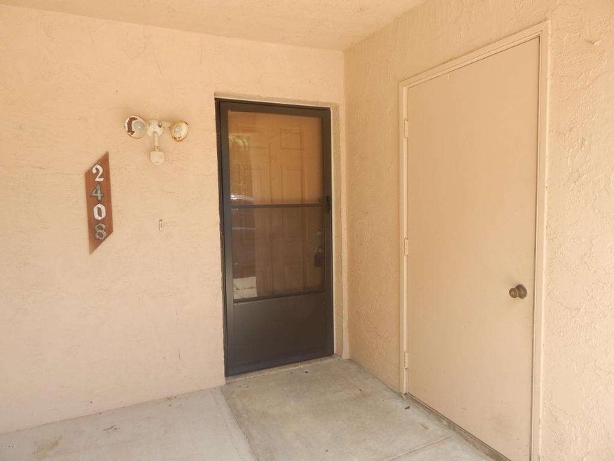 FRONT DOOR / STORAGE UNIT