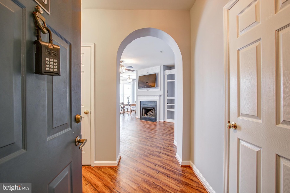 46612 Drysdale Terrace unit 200, Sterling, VA 20165 - photo 1