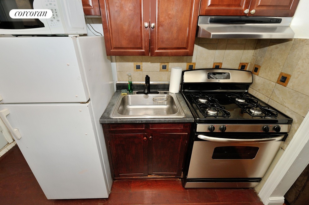 536 9th Ave unit 2-FN, New York, NY 10018 - photo 1