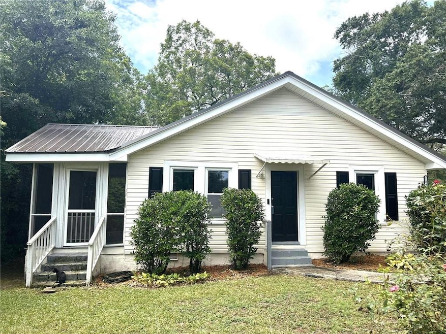 109 Baugh St, Commerce, GA 30529 - photo 1