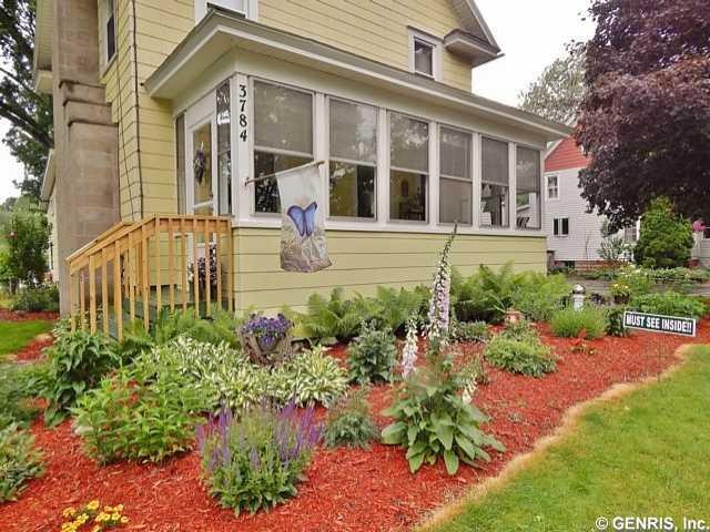 Exterior Front Welcome !! Specious Enclosed Front 