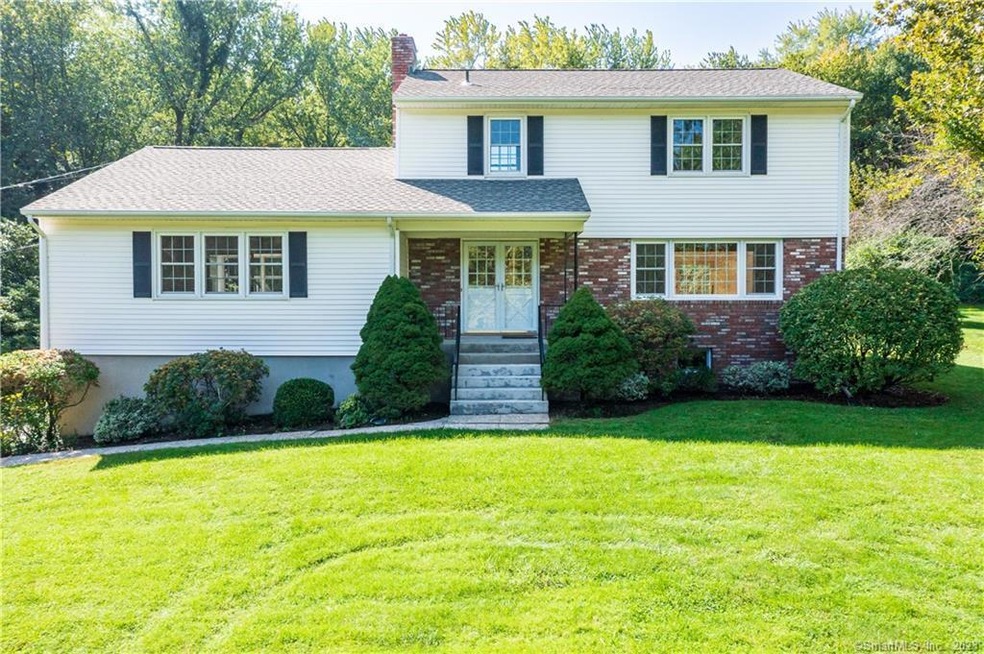 113 Barclay Dr, Stamford, CT 06903 - photo 1