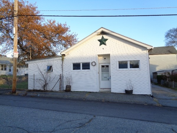 16 West St unit 1, Dudley, MA 01571 - photo 1