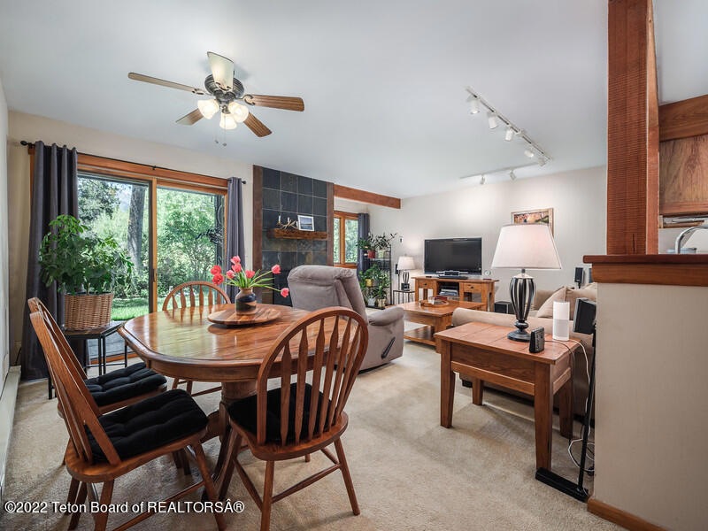 dining room : living room