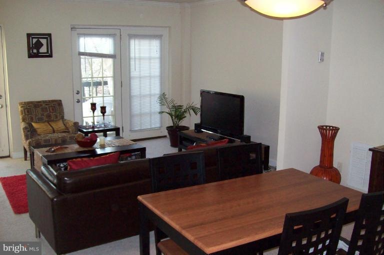 4005 Chesterwood Dr, Silver Spring, MD 20906 - photo 1