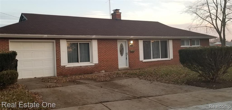 27107 W Crestmont St, Roseville, MI 48066 - photo 1