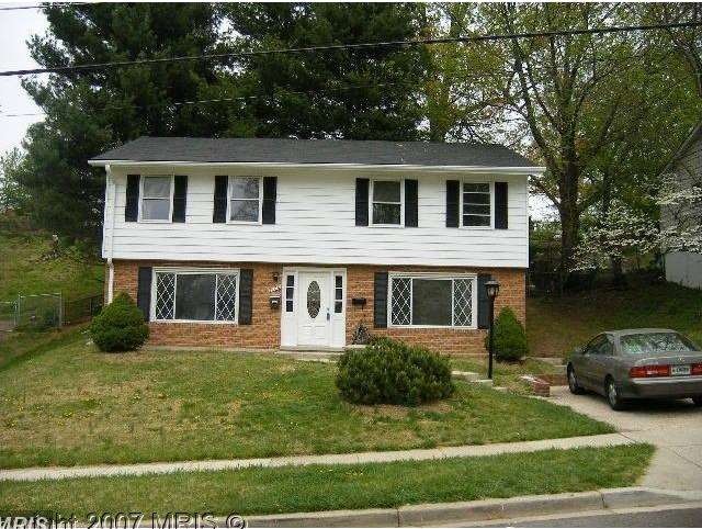 7106 Valley Park Rd, Capitol Heights, MD 20743 - photo 1