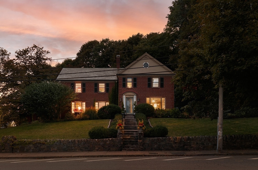 Pending $1,450,000 • Co-Listing Agent