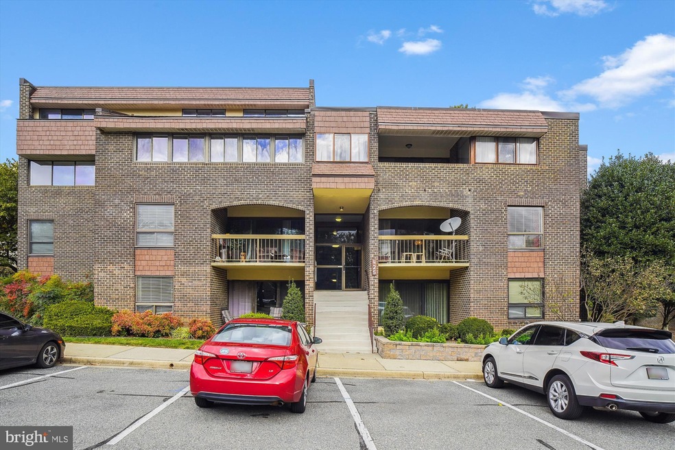 425 Christopher Ave unit 21, Gaithersburg, MD 20879 - photo 1