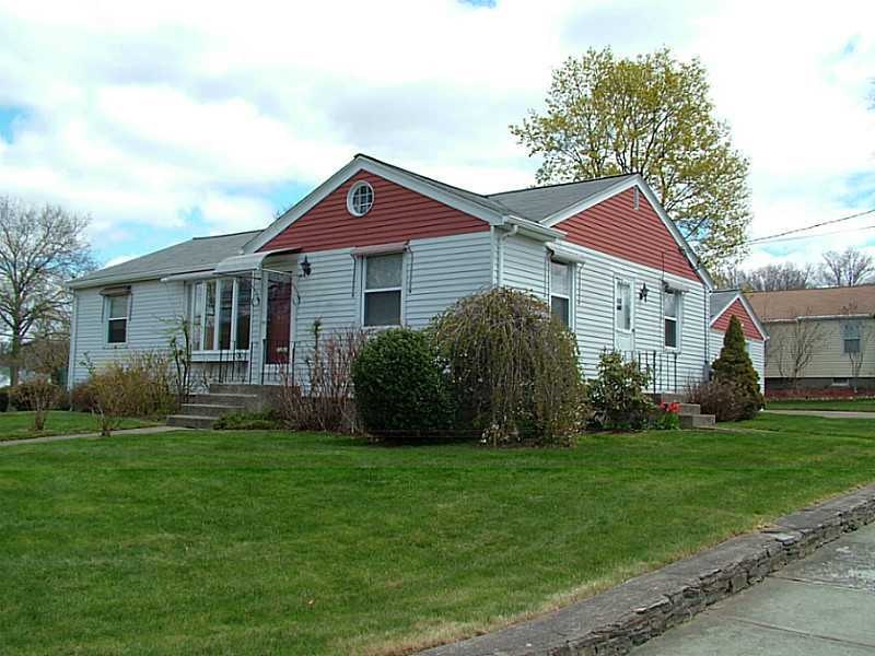 183 Gentian Ave, Providence, RI 02908 - photo 1