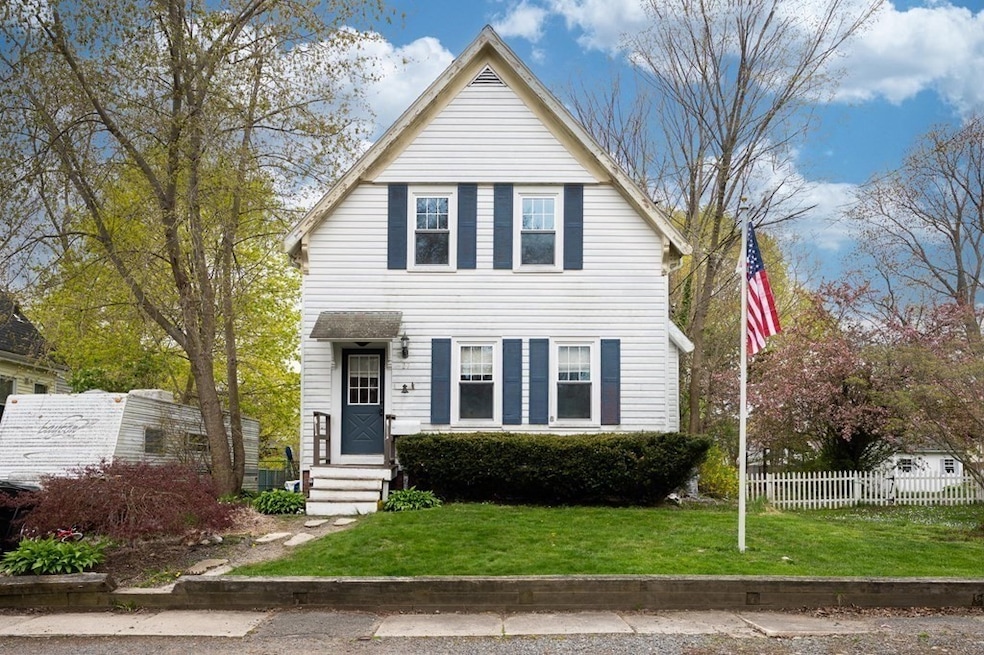 27 Brigham St, Whitman, MA 02382 - photo 1