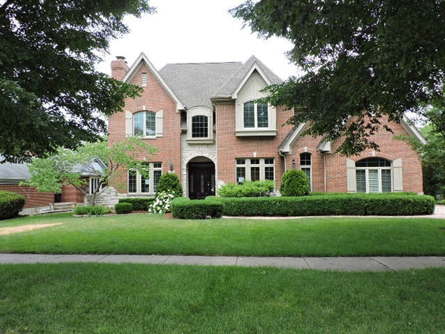 373 E Laurel Ave, Elmhurst, IL 60126 - photo 1