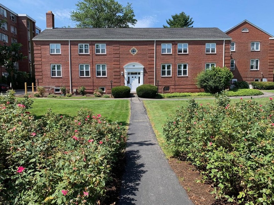 34 Hammond Pond Pkwy unit 3, Chestnut Hill, MA 02467 - photo 1