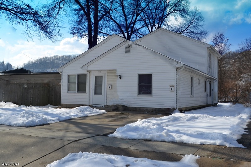 428 Montclair Ave, Pompton Lakes, NJ 07442 - photo 1