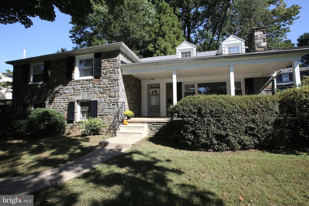 2733 S Kent Rd, Broomall, PA 19008 - photo 1