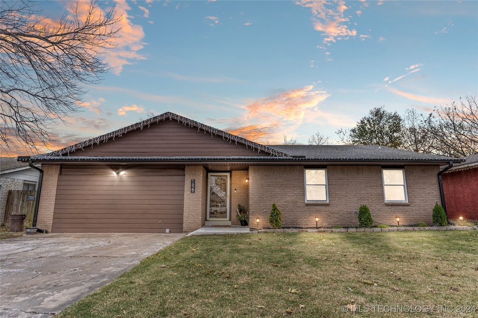 1629 S Sycamore Ave, Broken Arrow, OK 74012 - photo 1