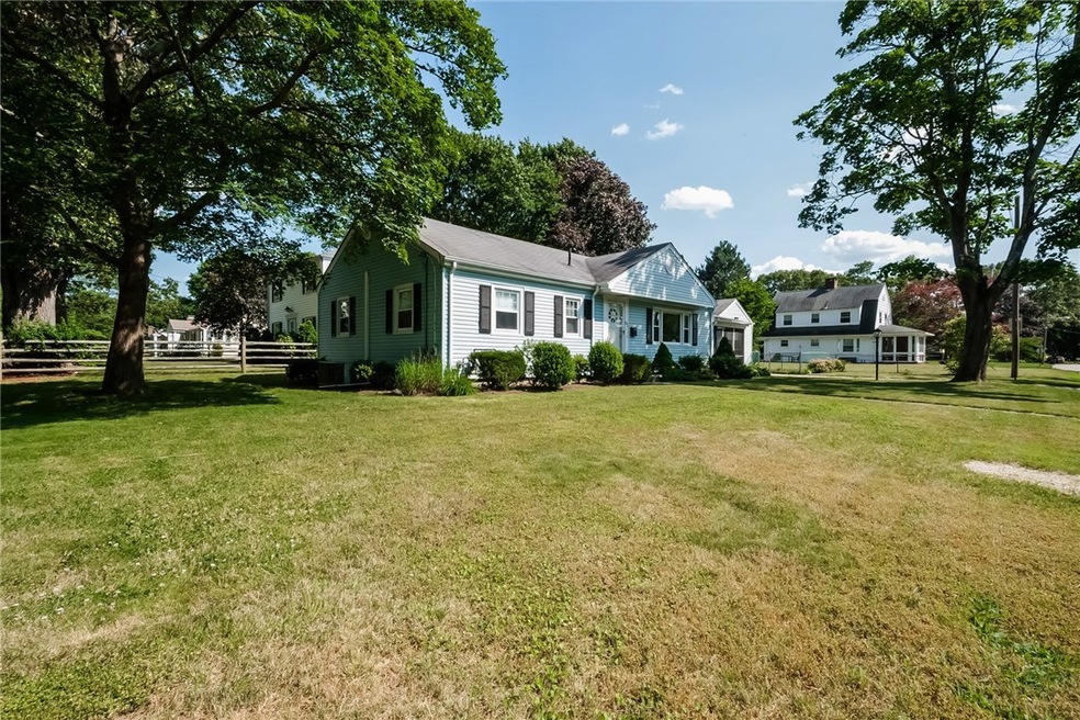 62 Freeman St, Warwick, RI 02886 - photo 1