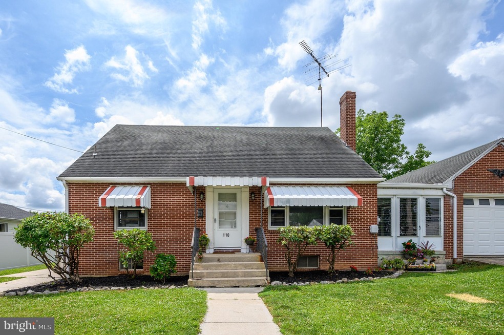 110 W Myrtle St, Littlestown, PA 17340 - photo 1