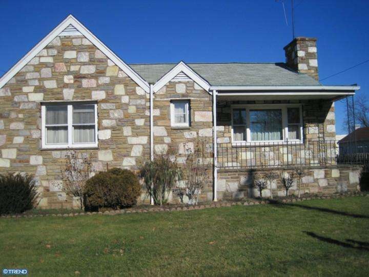 213 W 7th St, Lansdale, PA 19446 - photo 1