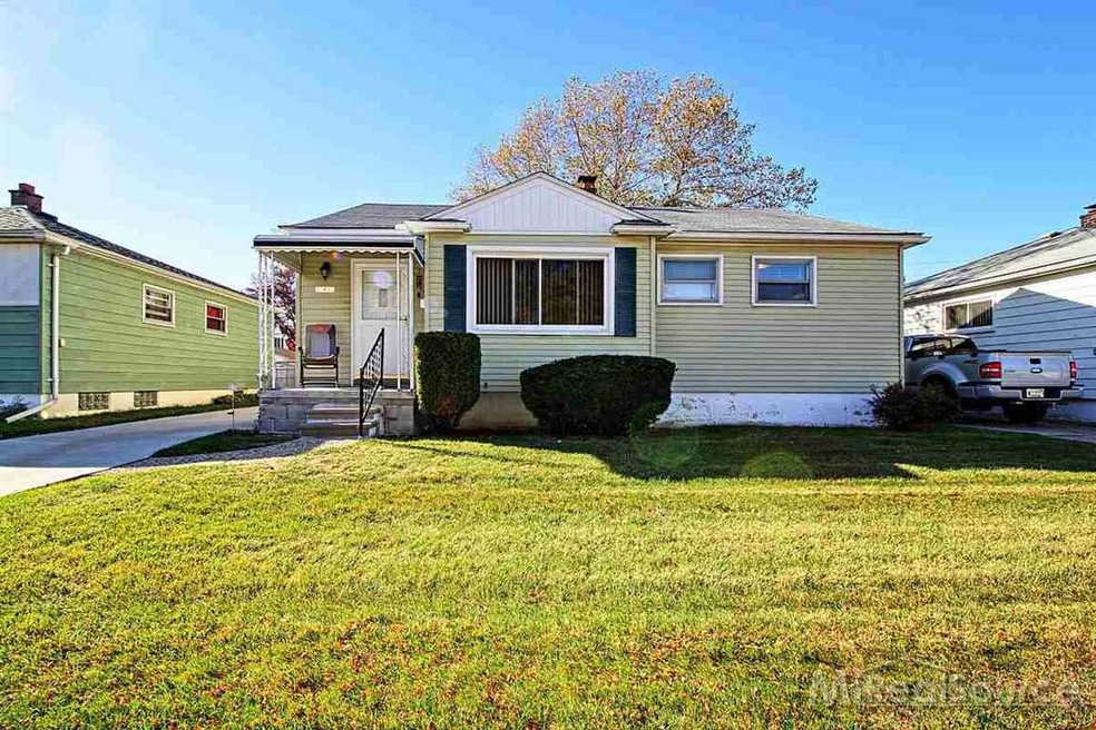 25649 Buick St, Roseville, MI 48066 - photo 1