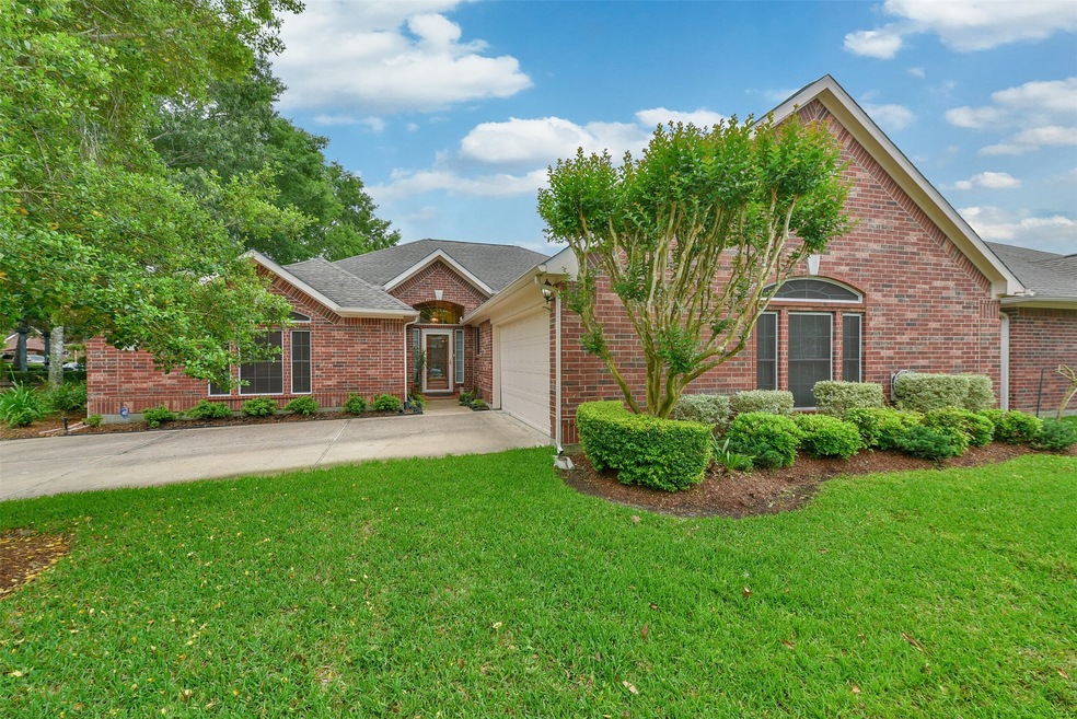 517 Pine Creek Dr, Friendswood, TX 77546 - photo 1