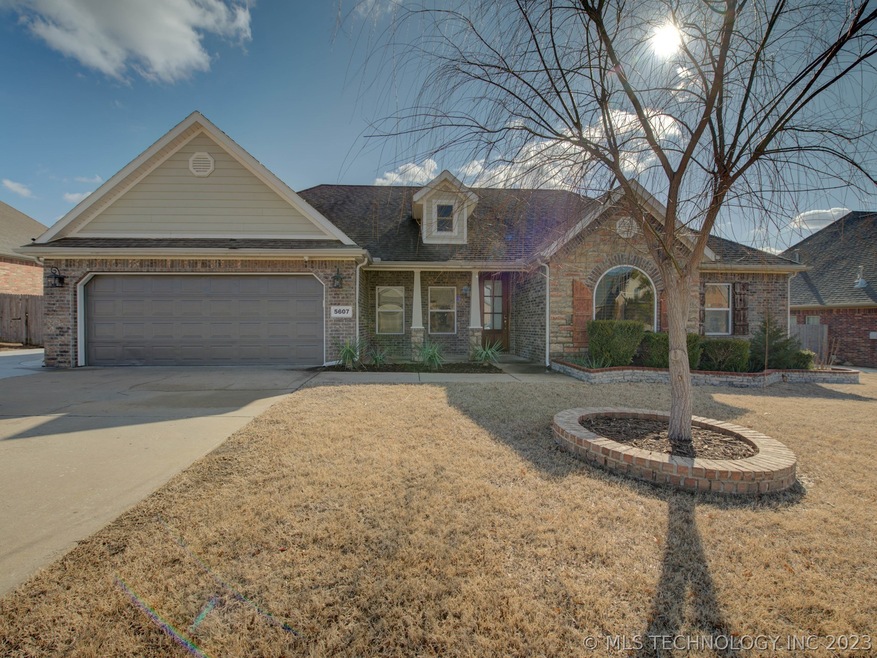 5607 Nottingham Place, Bartlesville, OK 74006 - photo 1