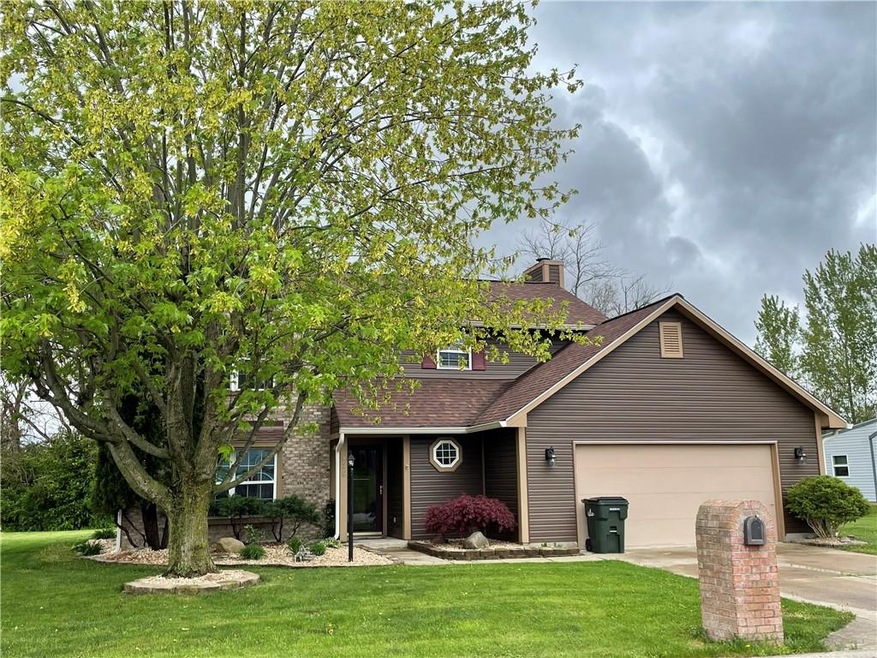 915 E Fleetwood Dr, Greensburg, IN 47240 - photo 1