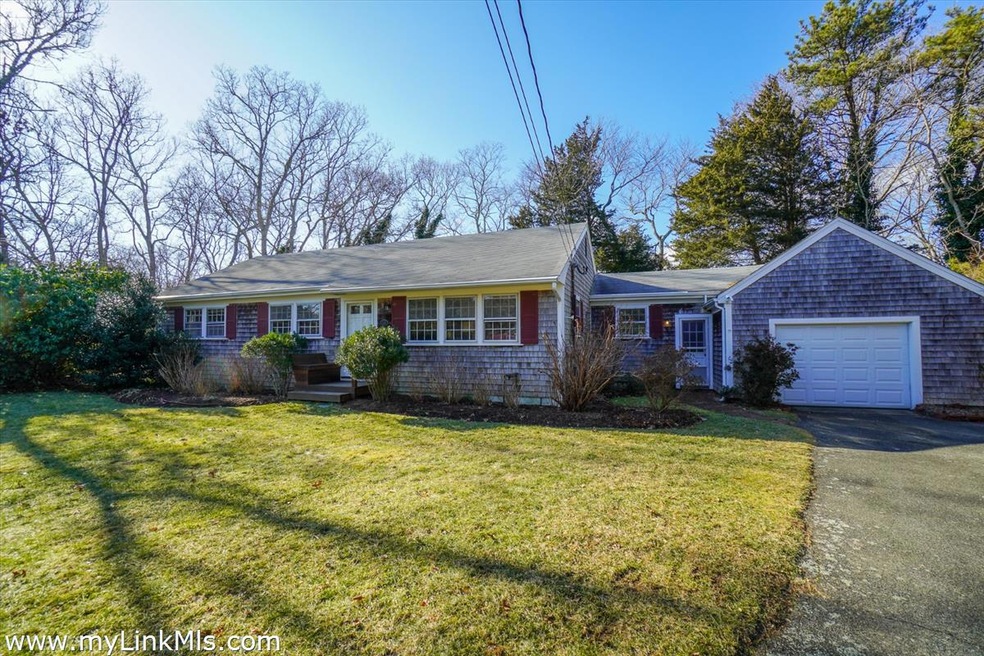 0 & 15 Pheasant Ln, Oak Bluffs, MA 02557 - photo 1