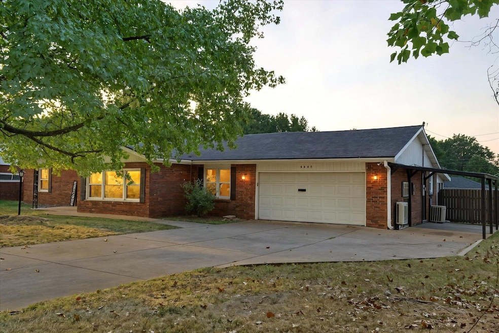 1130 W Westview St, Springfield, MO 65807 - photo 1