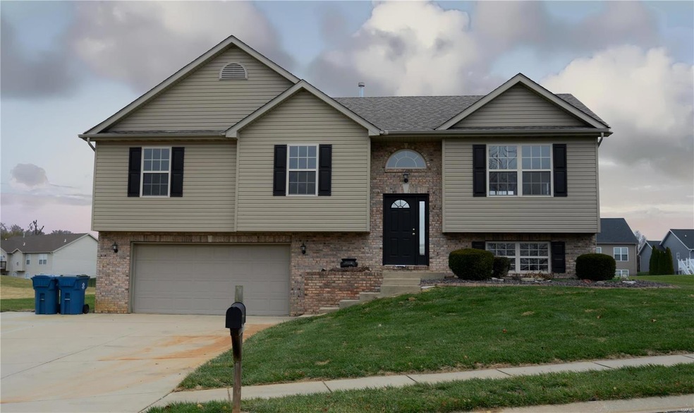 2401 Calico Ln, Maryville, IL 62062 - photo 1