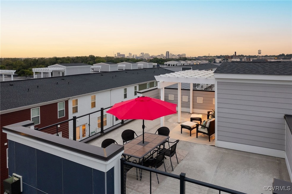 Tranquil Private Rooftop Terrace with view of Rich