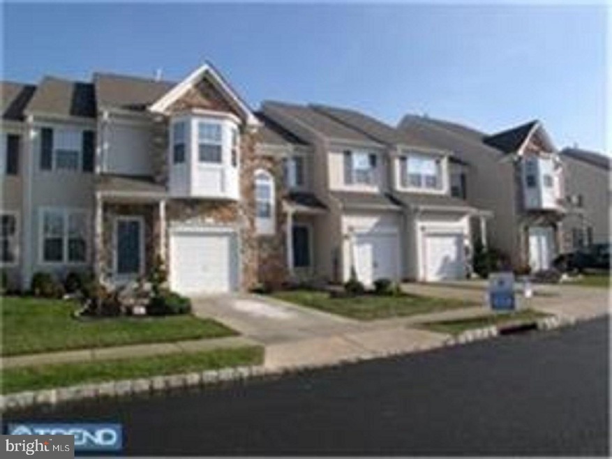 196 Chancellor Dr, Woodbury, NJ 08096 - photo 1