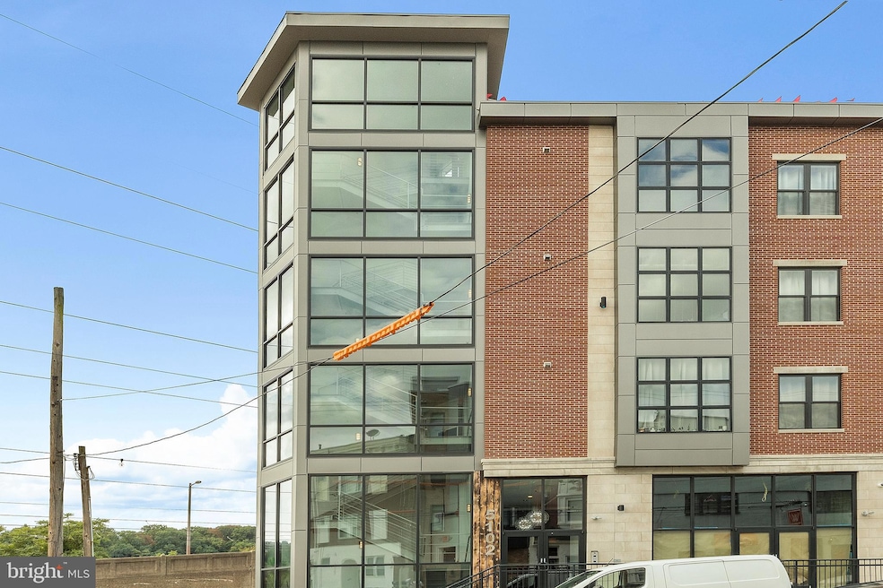 5102 Rochelle Ave unit 18, Philadelphia, PA 19128 - photo 1