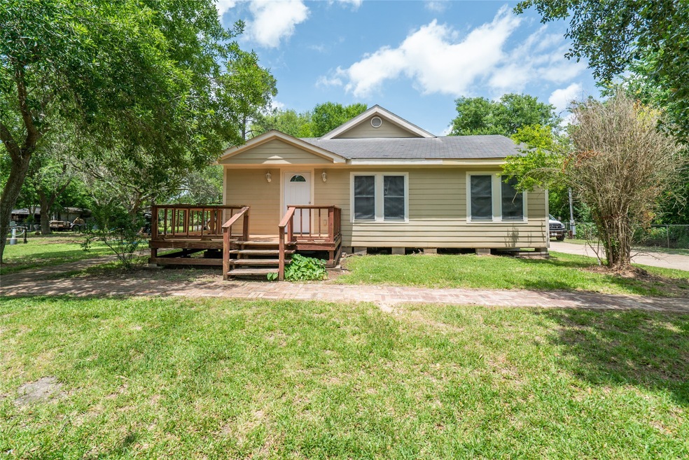 7707 Lester St, Pearland, TX 77584 - photo 1