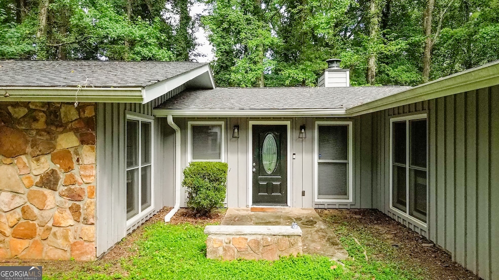 1328 Hidden Hills Pkwy, Stone Mountain, GA 30088 - photo 1