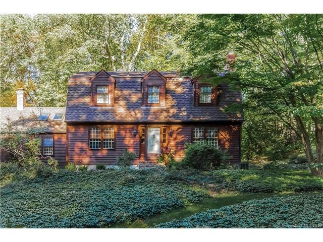 This is a lovely house, beautiful inside, lots of 
