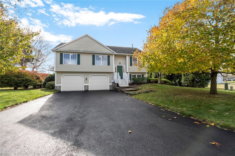 102 Straw Ln, Wakefield, RI 02879 - photo 1