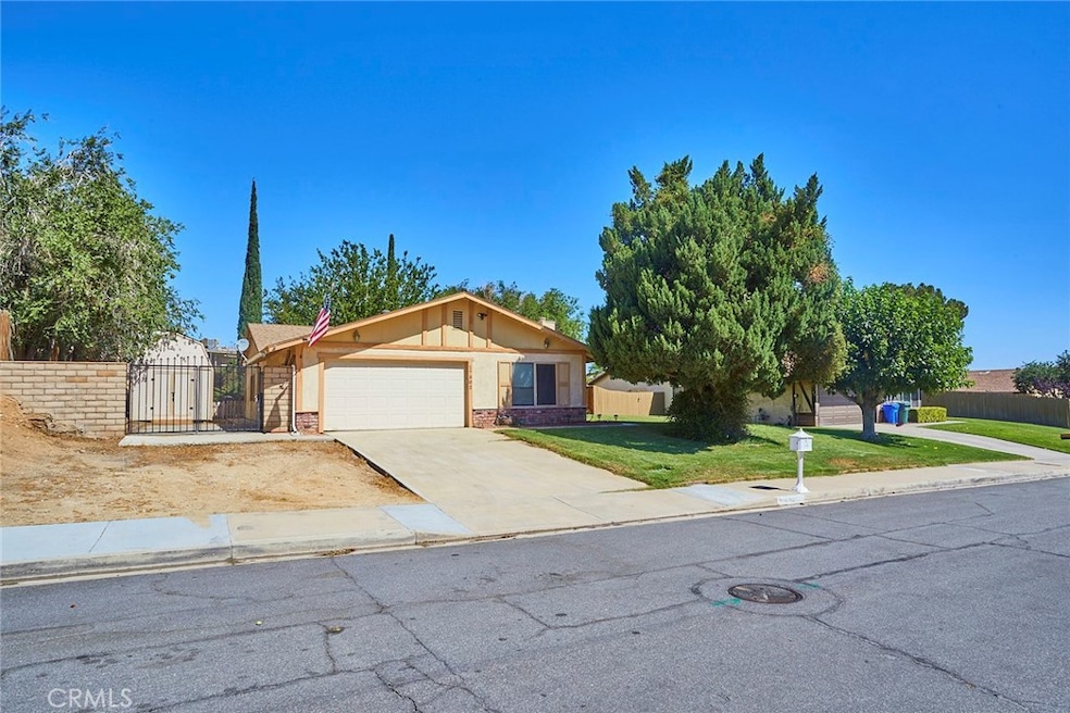 17302 Forest Hills Dr, Victorville, CA 92395 - photo 1