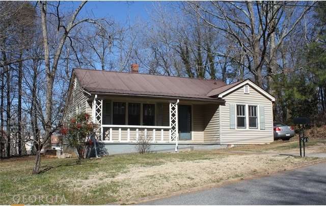 Charming 3 bedroom ranch in downtown Cornelia area