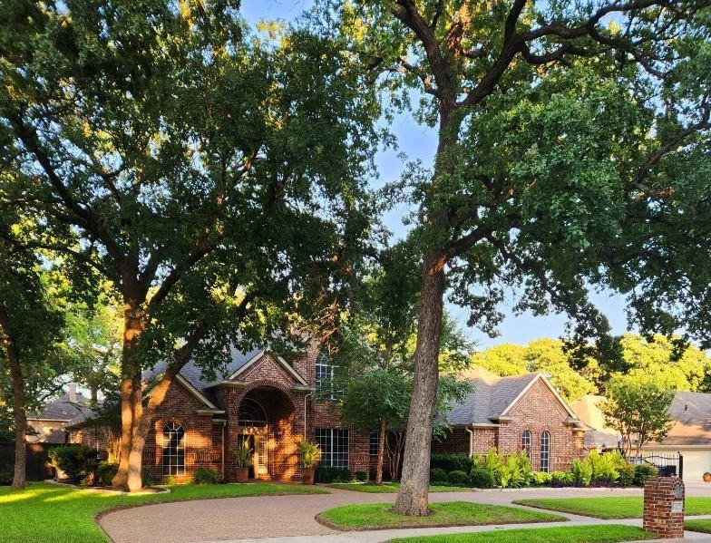 8312 Thorndyke Dr, North Richland Hills, TX 76182 - photo 1