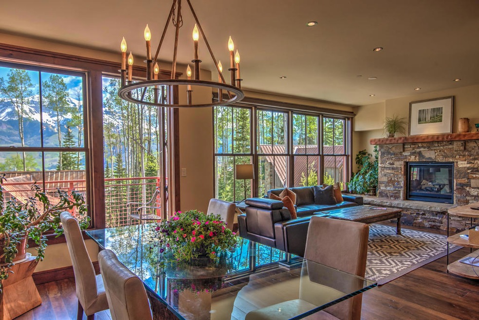 Dining/Living rooms