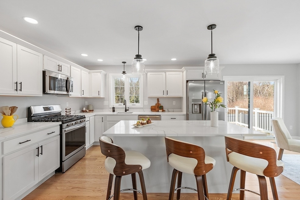 711 Massachusetts Ave unit 2, Lunenburg, MA 01462 - photo 1