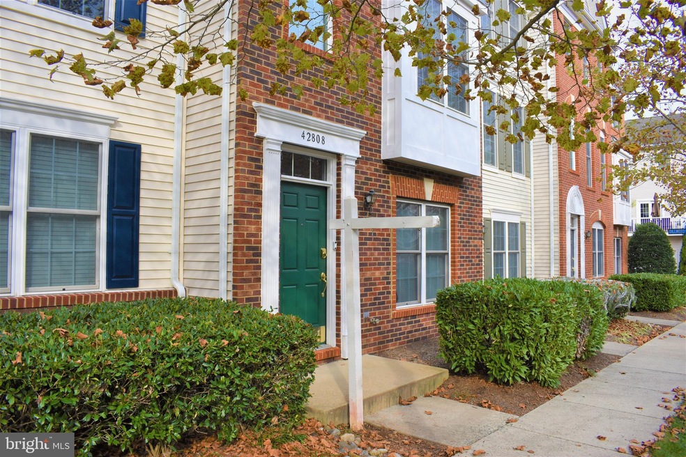 42808 Flannigan Terrace, Chantilly, VA 20152 - photo 1
